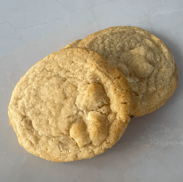 White chocolate &Macadamia Cookie